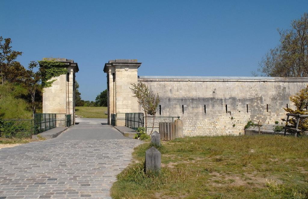 Hotel Napoleon Île dʼAix Екстериор снимка